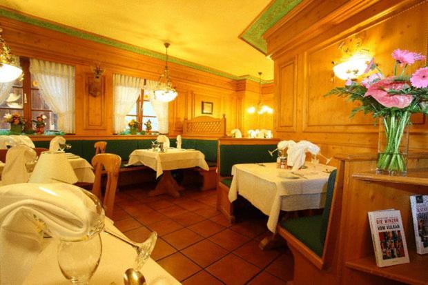 Gasthaus Hotel Adler Endingen am Kaiserstuhl Exteriör bild